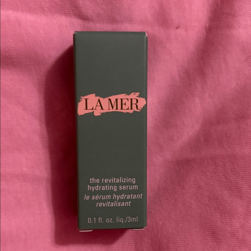 La Mer Revitalizing Serum in Elegant Gray Box